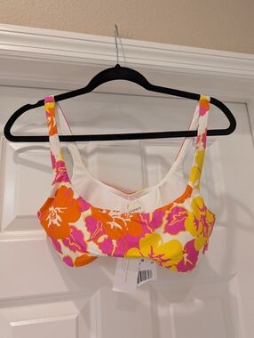 L Space NWT Prince Floral Bikini Swim Top Size Medium